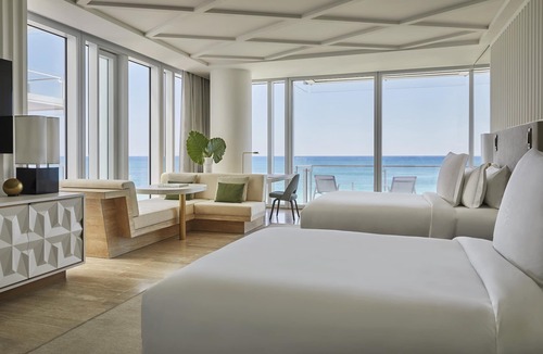 Surfside Hotel | Four Seasons Hotel at The Surf Club