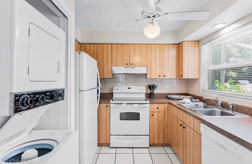 Independence Square House | Four Winds North West - PET FRIENDLY Villa!!