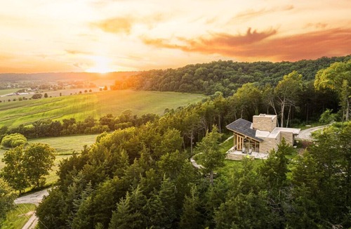 Bellevue Cottage | Frank Lloyd Wright · Gorgeous Views, Sweeping Valley, Amazing Sunsets