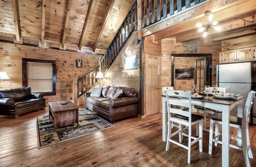 Sevierville Cabin | Free Dollywood Tix/VIEWS/Secluded/Couples/HotTub/