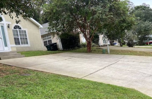 Tallahassee House | Friends and Family Welcome