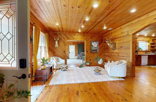 Valona House | Full 3 ensuite home in fish camp community w/kayaks, bikes and boat parking