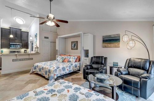 Sawgrass House | Fun in the Sun - Coastal studio w pool access