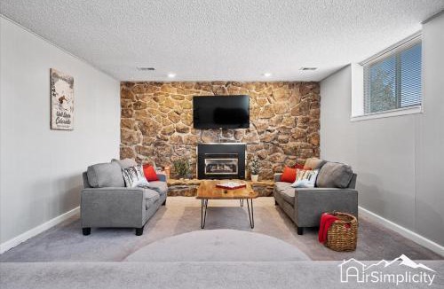 Northwest Arvada House | Game Room, Firepit Big Deck