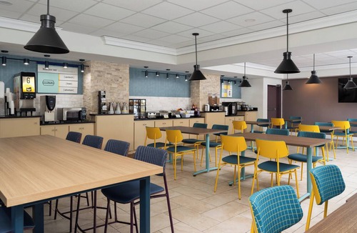 Augusta Hotel | Garner Hotel August West by IHG