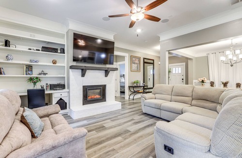 Locust Grove House | Gather, Play & Unwind! Modern Locust Grove Home