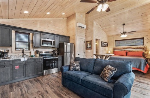 Rocky Grove Cabin | Gatlinburg 24 min with HotTub +King Bed #6