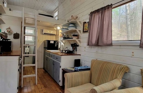 Suches Cabin | Georgia Glamping Escape for Two in this Lovely Tiny House in Suches