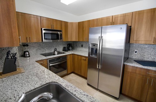 Mid Beach Hotel | Getaway Suite w/Spectacular Bay Views & Pool Access!