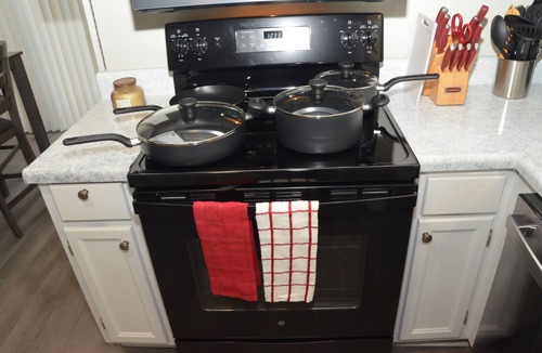 Daleville Apartment | Gold Leaf Getaway: Cozy 2-bd apt in quaint Daleville, Streaming, WiFi, Near Base