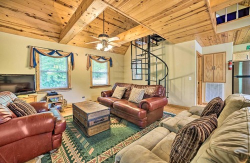 Guntersville House | Golfer's Retreat at Kudzu Cove Cabins Resort