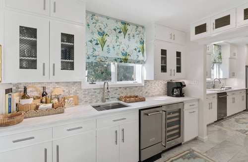Sea Island House | Gorgeous 4 Bedroom Sea Island Cottage, Renovate, Beautifully Decorated, w/Pool