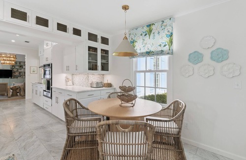 Sea Island House | Gorgeous 4 Bedroom Sea Island Cottage, Renovate, Beautifully Decorated, w/Pool