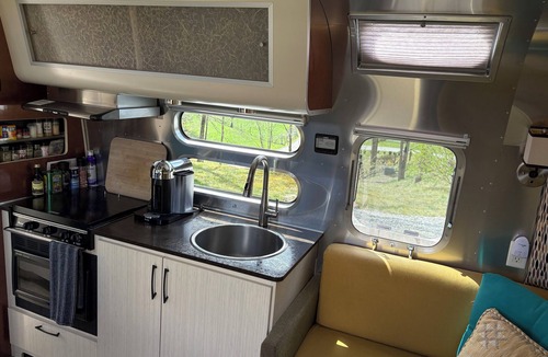 Settlers Ridge House | Gorgeous Airstream with Amazing Views on Secluded Property!
