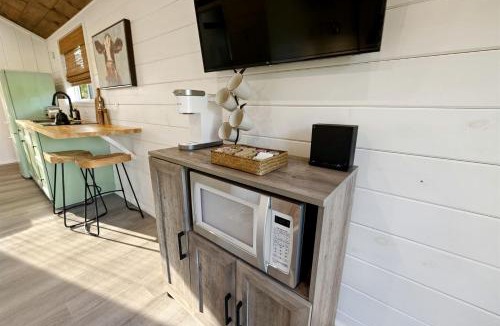 Lake City House | Gorgeous and Modern Cabin near Poe Springs Park, Perfect for a Weekend in Nature