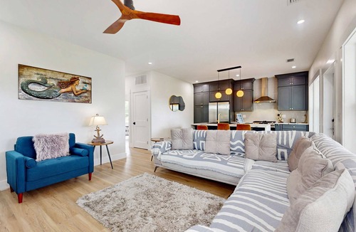 Oak Court House | Gorgeous coastal home with private pool and close to beach and golf privileges