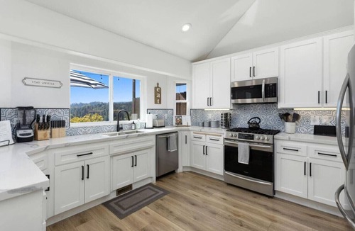 Lake Arrowhead House | Gorgeous+Cozy Lakeview Home, 3 Decks, AC, EV Chgr