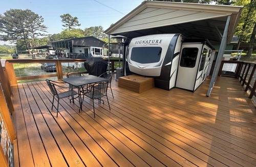 Dandridge RV Rental | Gorgeous Modern Camper located on Lake Douglas with Hot Tub!