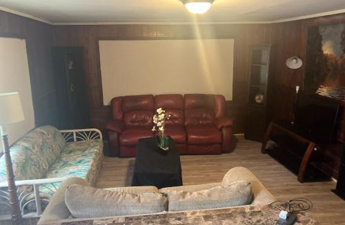 Dunbar Apartment | GpL 2670 Getaway Two bedroom
