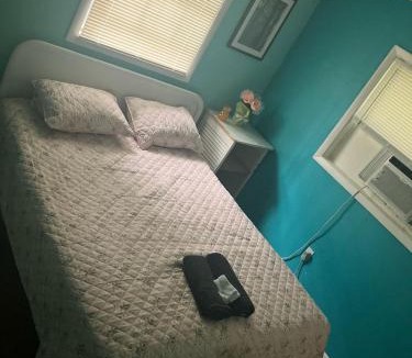 Dunbar Apartment | GpL 2670 Getaway Two bedroom