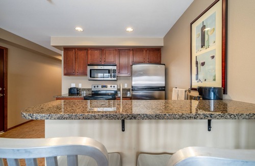 Chelan Condo | Grandview Lake View 517! Luxury Waterfront condo, sleeps up to 6!