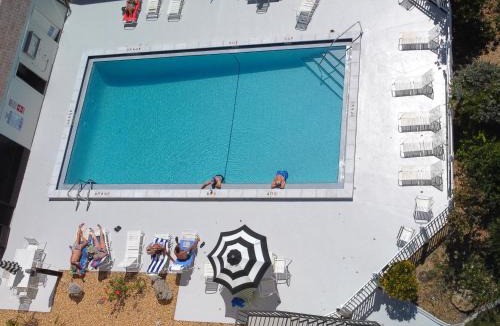 Iona Apartment | GREAT LOCATION! 5 mi to Beaches, POOL, Golf, Fishing