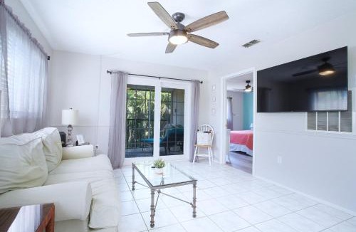 Iona Apartment | GREAT LOCATION! 5 mi to Beaches, POOL, Golf, Fishing