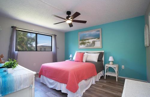 Iona Apartment | GREAT LOCATION! 5 mi to Beaches, POOL, Golf, Fishing