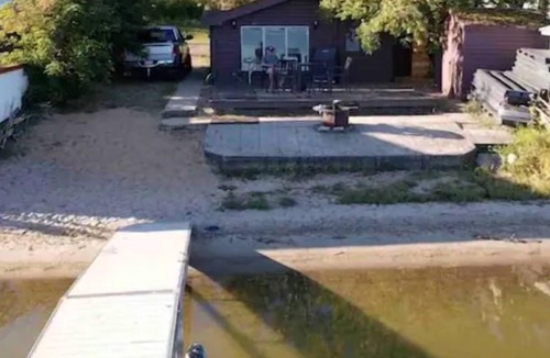Bonnyville Cabin | Great Rustic 4 Beds Beach Front Cabin