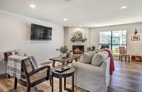 Molino House | 'Green Acres' Home w/Fire Pit + Fishing Pond