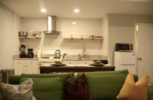 East Point House | Guesthouse Getaway Studio