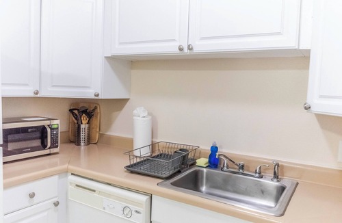 Gulfport Apartment | Gulf - Charming 2Br Lake Front Apartment