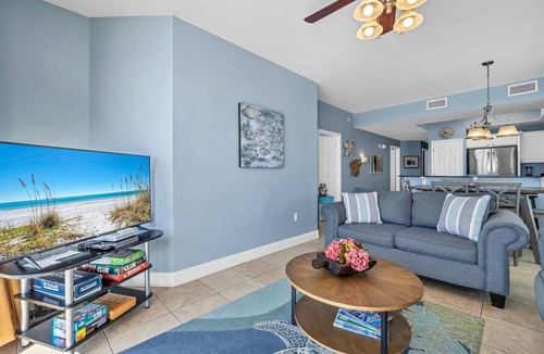 Fort Walton Beach Condo | Gulf-front corner unit. 5th floor. Beach service during season!