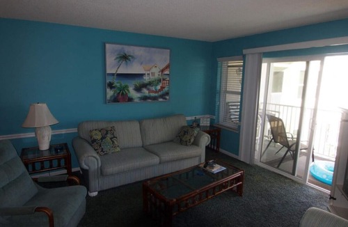 Holiday Isle Condo | Gulf Front Condo~Beach~Elevator to 3rd FL~Blue Suede Shoes