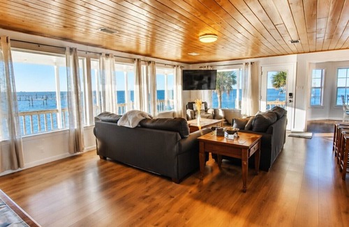 Gulf Shores Apartment | Gulf Shores Getaway w/Balcony & Grill