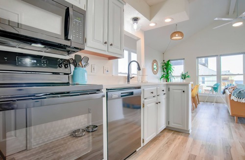 Fort Morgan House | Gulf Shores home with direct beach access and putt putt