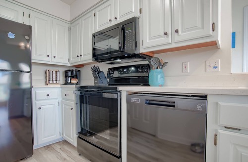 Fort Morgan House | Gulf Shores home with direct beach access and putt putt