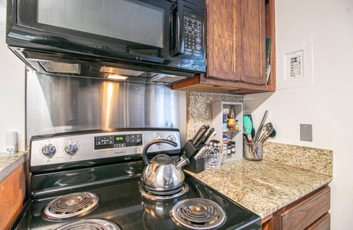 Gulfport Cottage | Gulfport Cottage 1 Mile From Beach! pet friendly