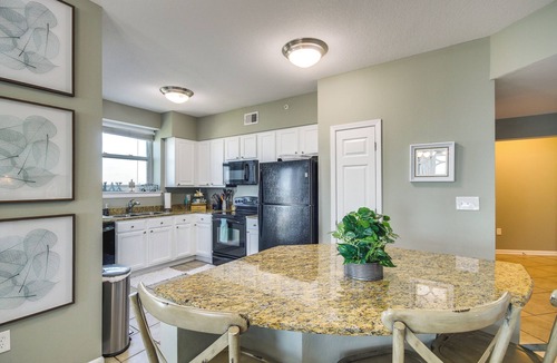 Gulfport Apartment | Gulfport Oceanfront Vacation Rental: Walk to Beach