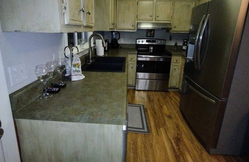 Scottsboro House | Guntersville Lake - access to boat launch and pier - sleeps 12