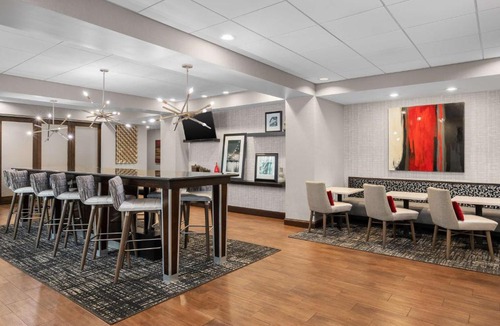 McDonough Hotel | Hampton Inn Atlanta McDonough