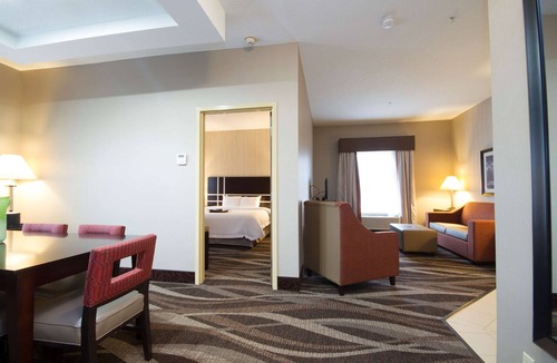 Marshall Hotel | Hampton Inn Marshall
