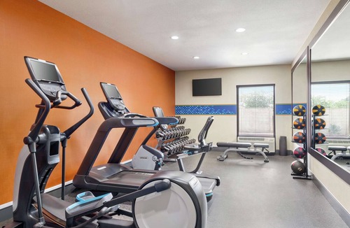 Paris Hotel | Hampton Inn Paris