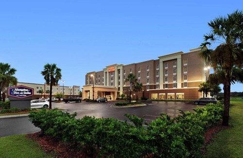 Brunswick Hotel | Hampton Inn & Suites Brunswick