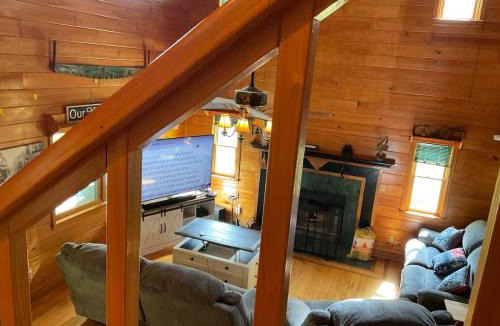 Cosby Ski Chalet | Hancock Hills Smoky Mountain Retreat CosbyTN