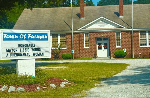 Furman House | Handicap Accessible 3BR Getaway – Near Beaufort, Hilton Head, & Savannah