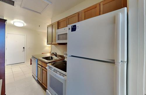Lenox Park Apartment | Harbour Beach Resort 105