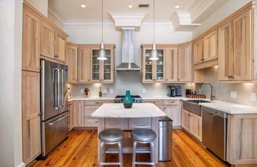 Harleston Village Apartment | Heart of King St · Charming Condo· Private Balcony