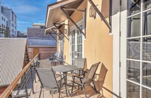 Harleston Village Apartment | Heart of King St · Charming Condo· Private Balcony
