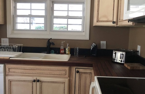Shellman Bluff House | Heart of the Bluff" in Beautiful Shellman Bluff's Village! 3 bedrm. 2 bath house